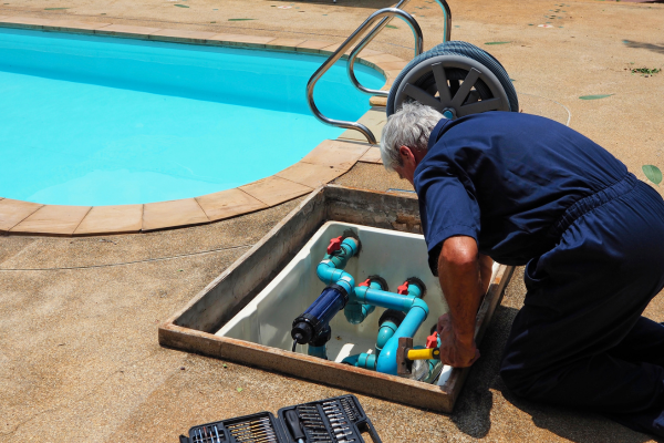 Varredura subaquática de piscina em Osasco com equipamento de ultrassom e detector de fluxo para achar furos e trincas